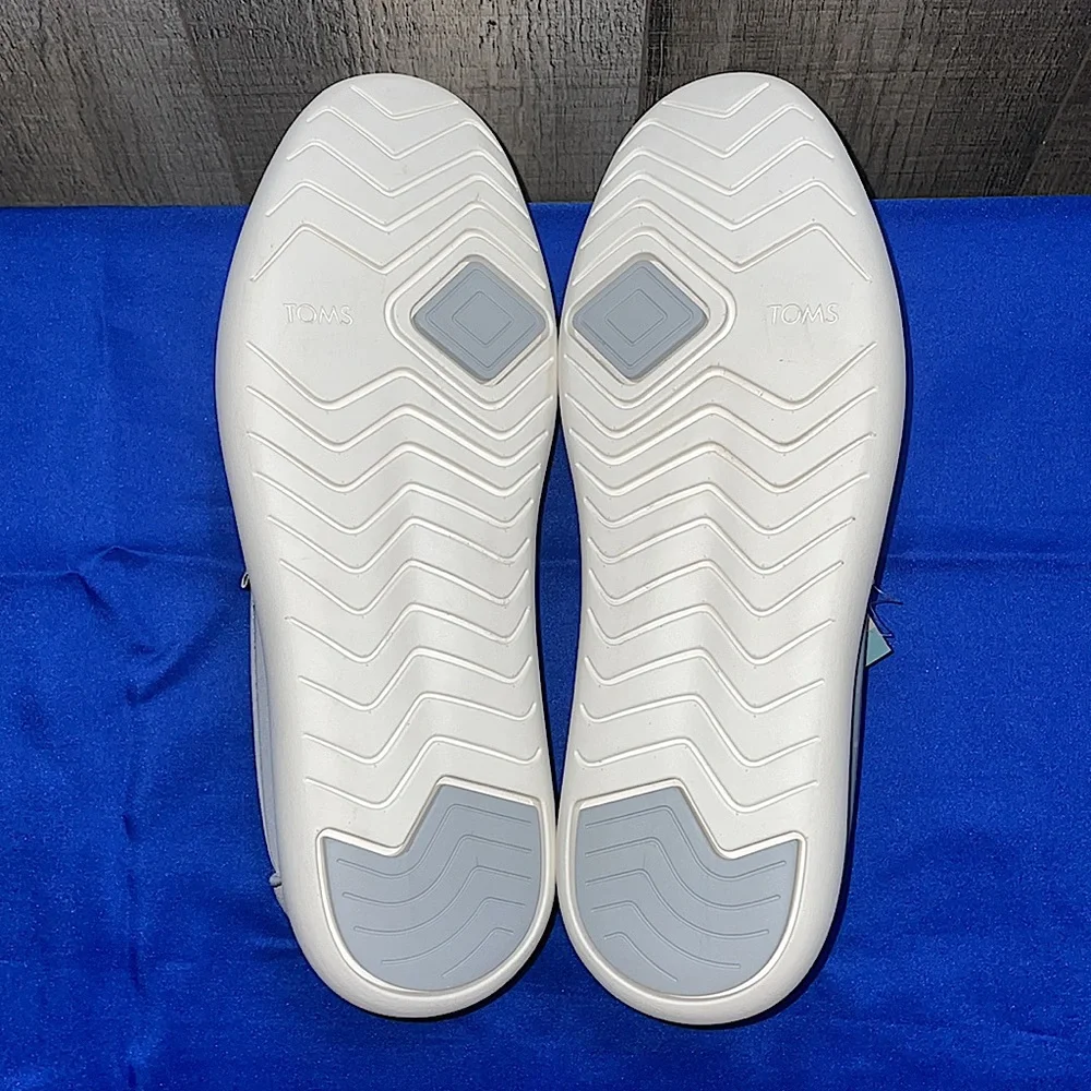 Toms - Picture 6 of 9